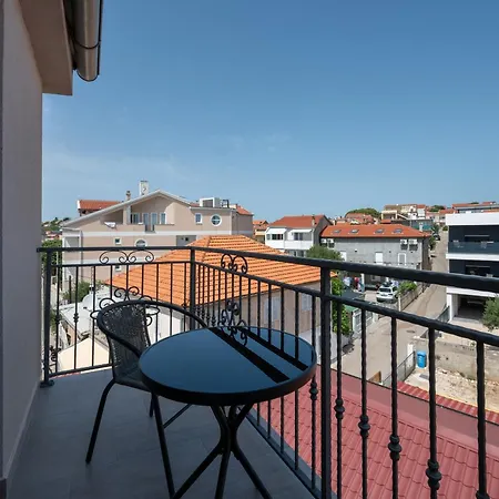 House With A Parking Space Pakostane, Biograd - 23466 بيت للعطل *