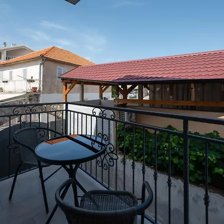 House With A Parking Space Pakostane, Biograd - 23466 بيت للعطل *